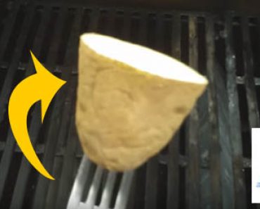 Mies hankaa raakaa perunan puolikasta grilliin – Tämä vinkki tulisi jokaisen grillaajan tietää!