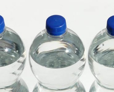 Neljä asiaa jotka tapahtuvat kun alat juomaan enemmän vettä
