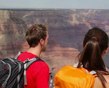 VIDEO: Pariskunta oli patikoimassa Grand Canyonilla – pian heidän retkensä saa ikimuistoisen käänteen!