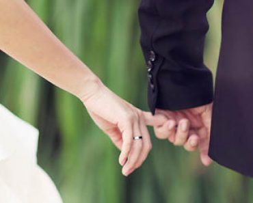 Pariskunta ehti olla naimisissa 3 minuuttia, ennen kuin he erosivat – lue syy eroon!